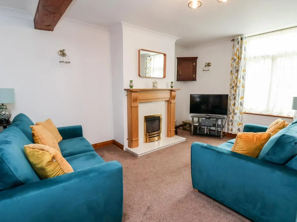 91 Main Street Villa Frodsham 0*,  United Kingdom